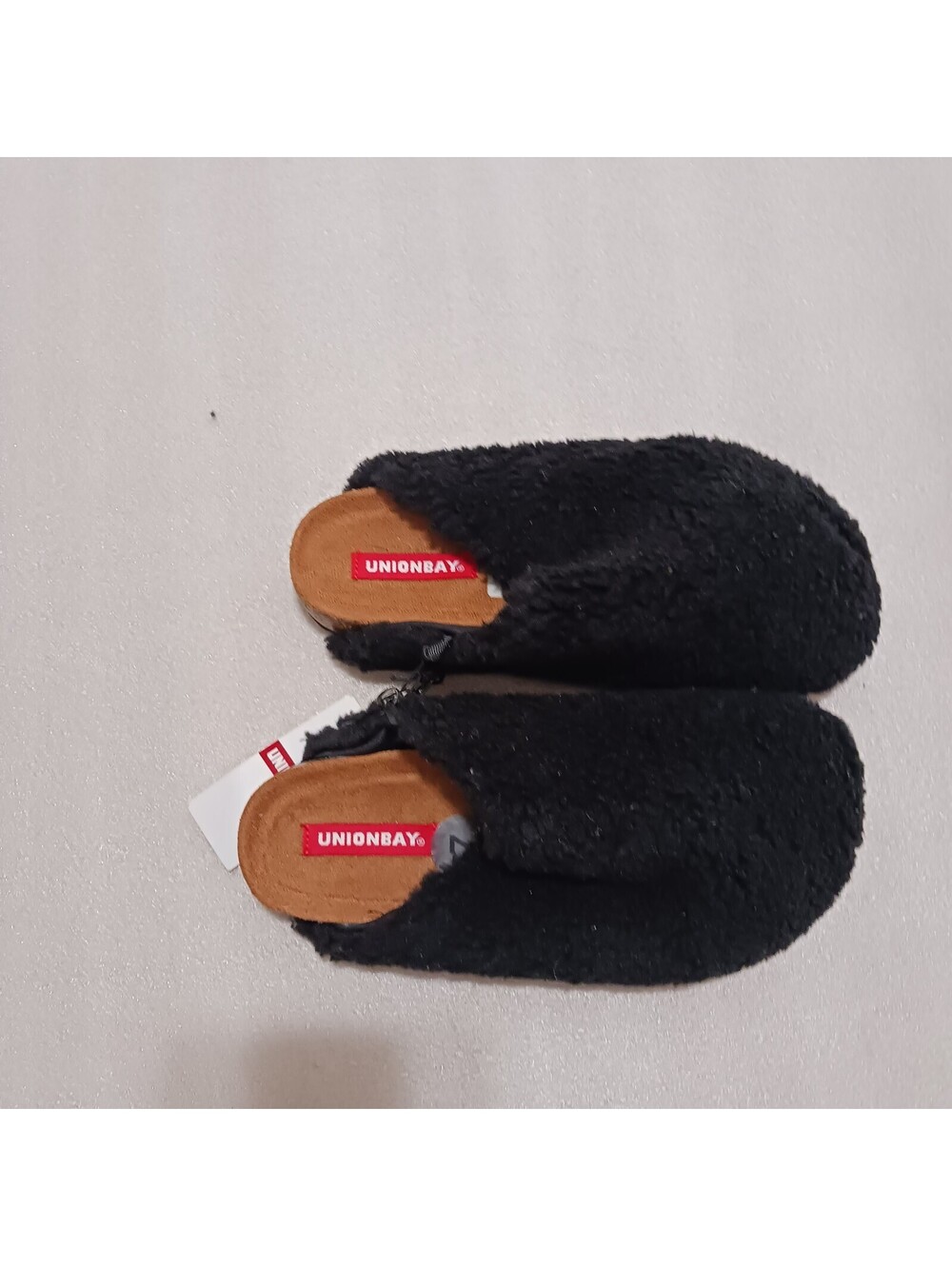 Slippers Unionbay Women's Black Faux Fur Slippers Size 7 - Picture 2 of 4